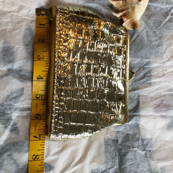 Vintage Style Cosmetic Bag, Dual Use, Snap/Zip Closure, Gold - Picture 7 of 16